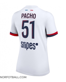 Billige Fotballdrakt Paris Saint-Germain Willian Pacho #51 Replika Bortedrakt Dame 2025-26 Kortermet Billige Fotballdrakt Paris Saint-Germain Willian Pacho #51 Replika Bortedrakt Dame 2025-26 Kortermet